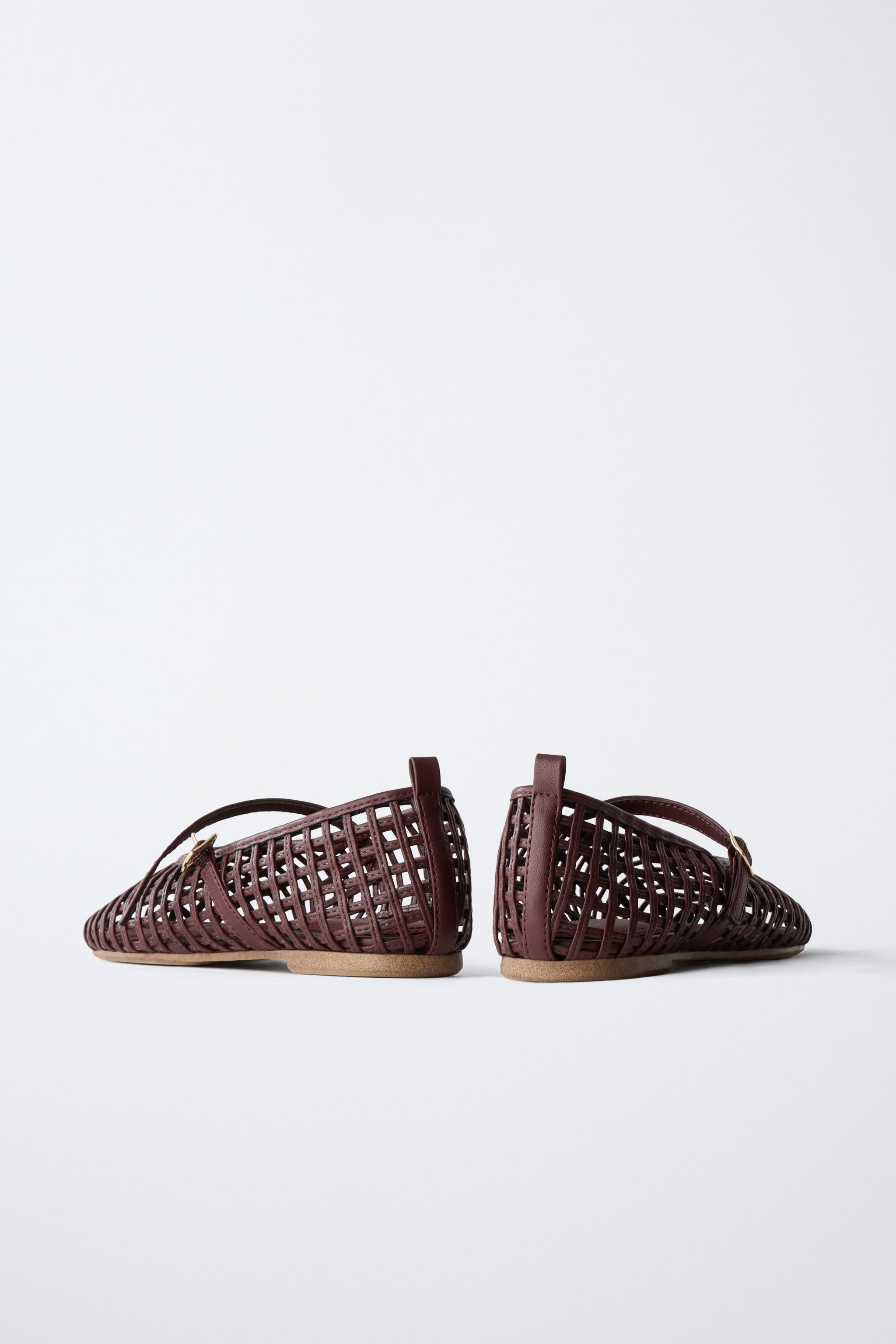 CUT-OUT BALLET FLATS